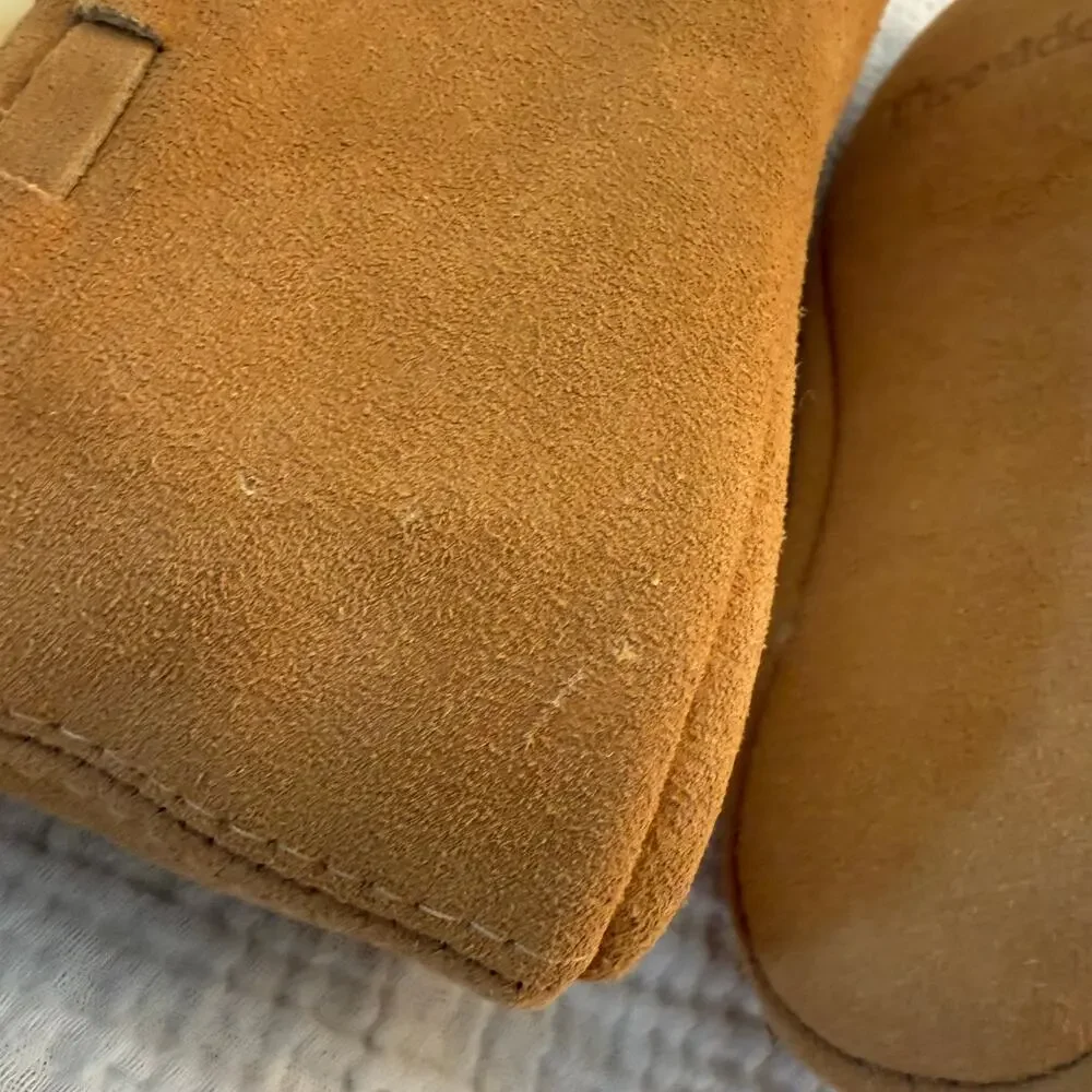 Firesiders Slippers Size Youth 4.5 or Women’s 6N Leather Fleece Lined Moccasin